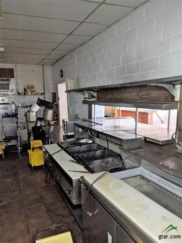 102 E Broadway St, Big Sandy, TX 75755